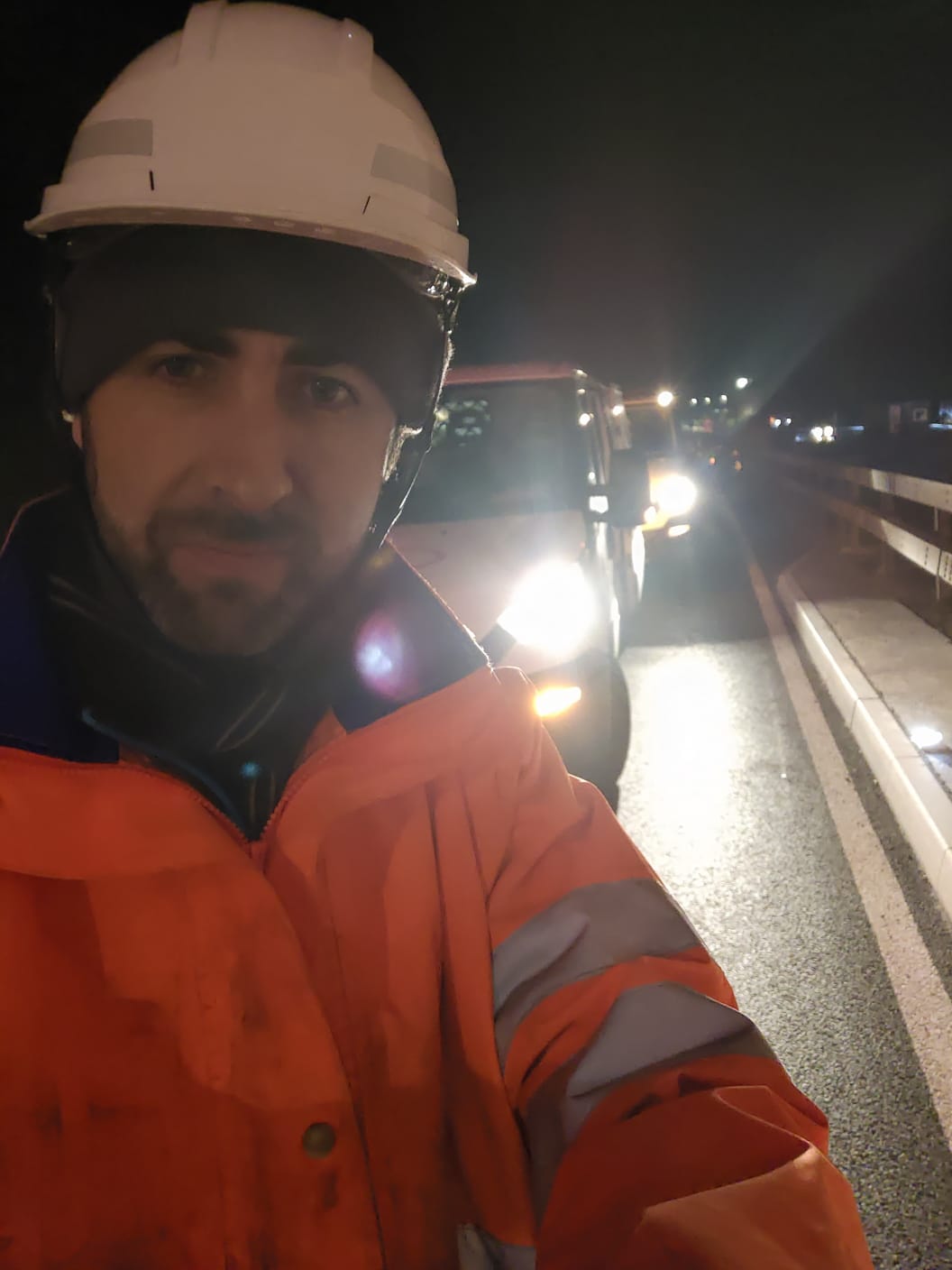 Flavien Texier sur chantier – chargé de projet Enedis, casque et équipement de sécurité